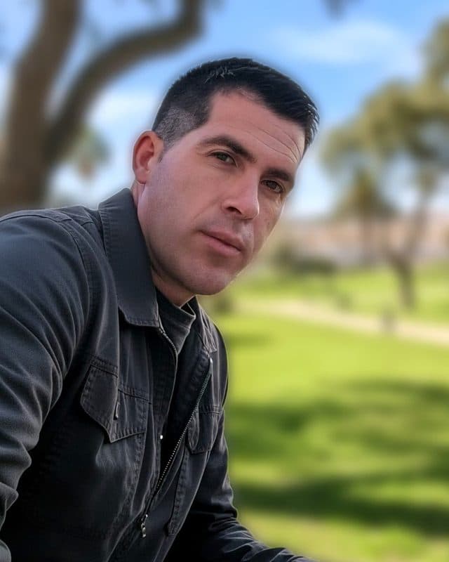 Miguel Alex, autor de «Vínculos. A cuentagotas»